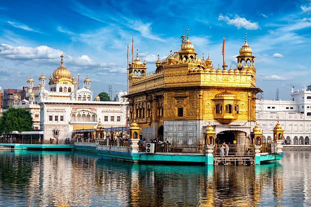 Delhi to Amritsar Taxi