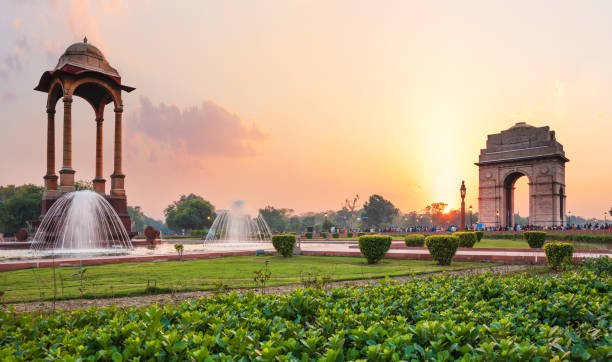 Vrindavan to Delhi Taxi