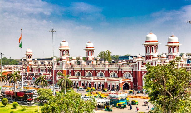 Delhi to Lucknow Taxi
