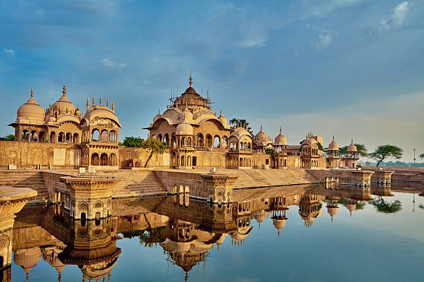Delhi to Vrindavan Taxi